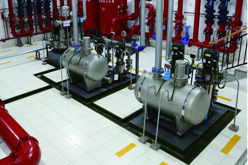 蕪湖時(shí)代金融中心消防泵房設(shè)備、管道安裝，泵房設(shè)備基礎(chǔ)、排水溝、支架細(xì)部做法